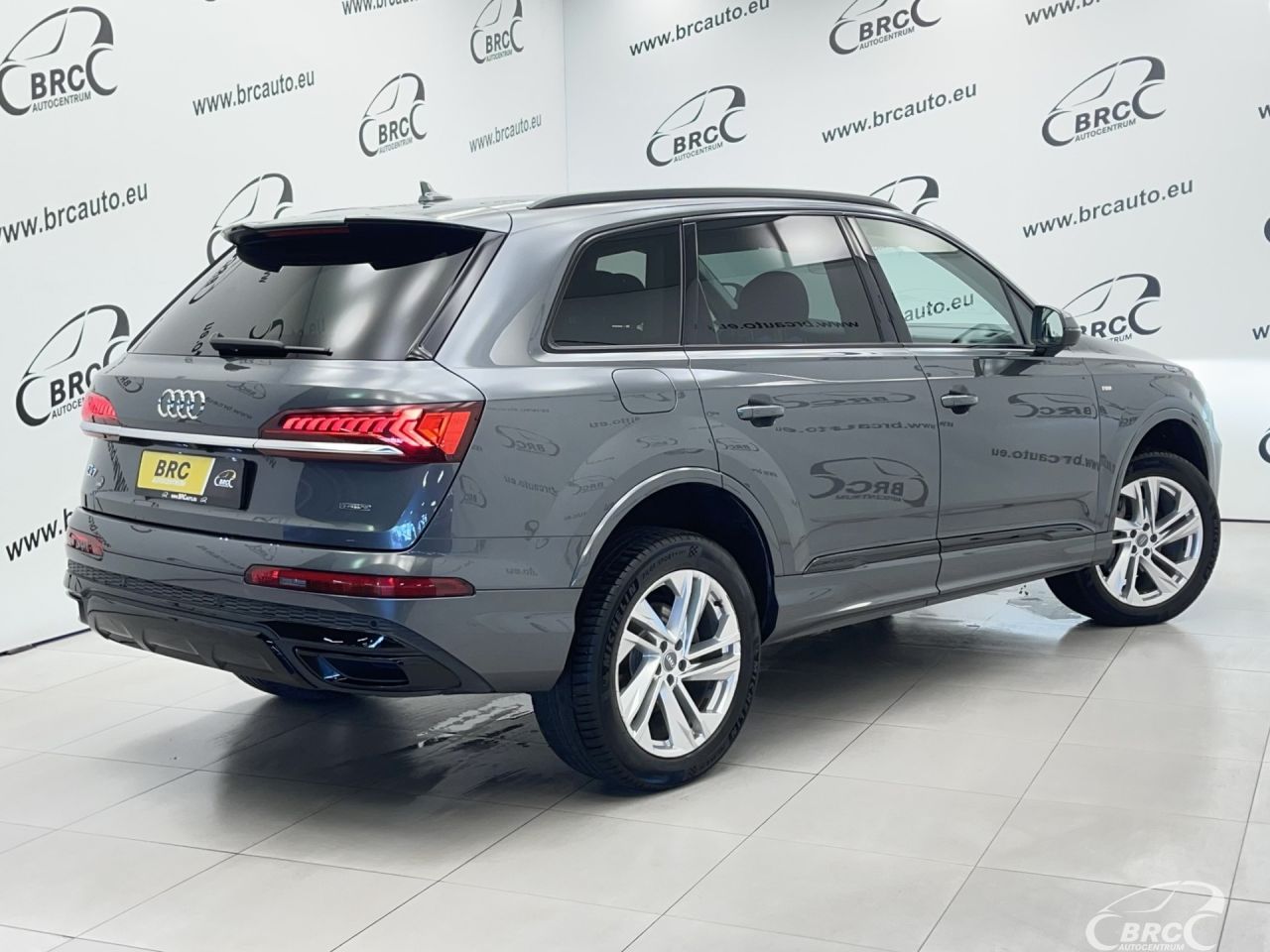 Audi Q7 | 1