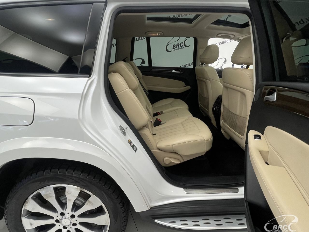 Mercedes-Benz GLS450 | 9