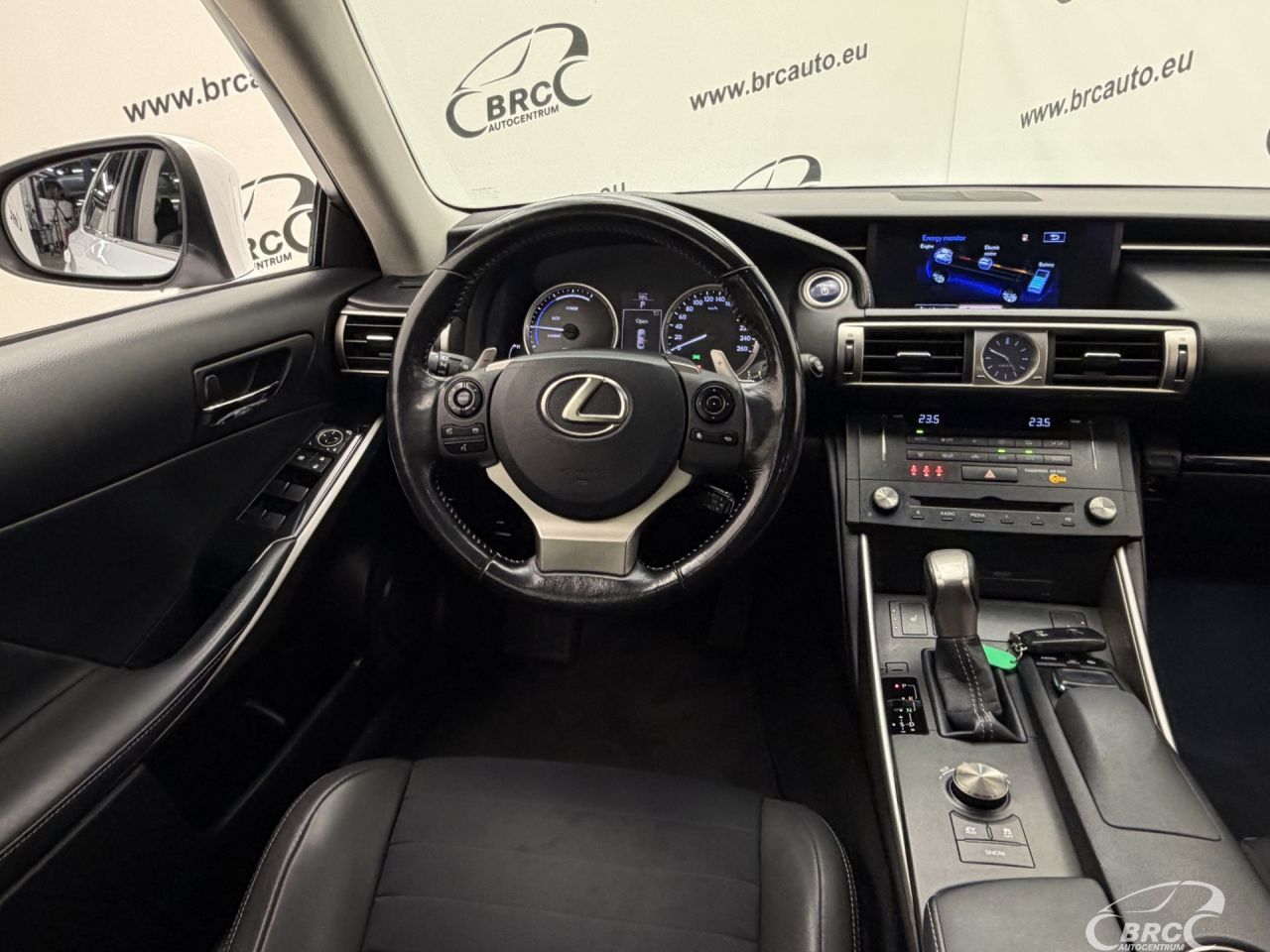 Lexus IS 300h | 12