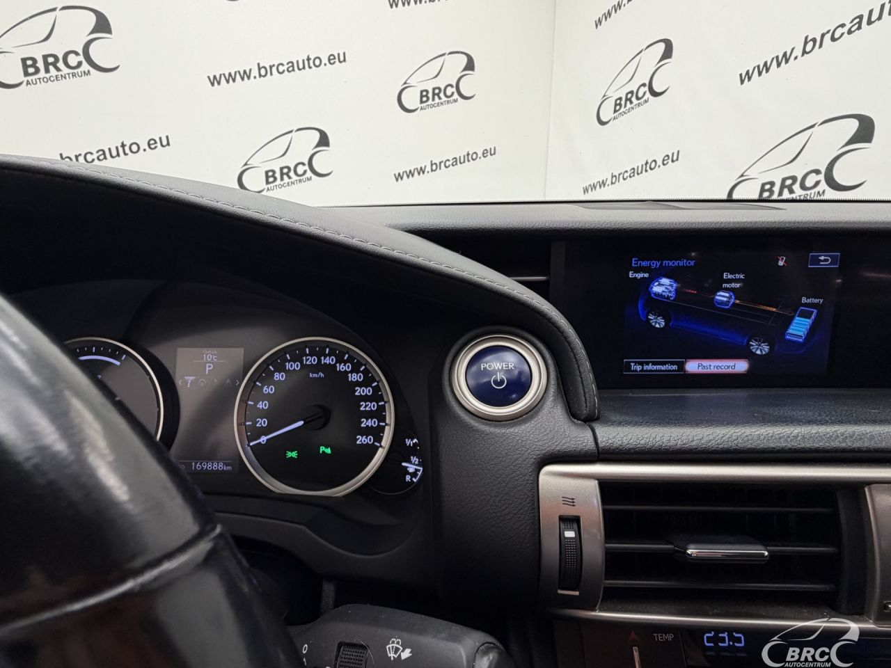 Lexus IS 300h | 33