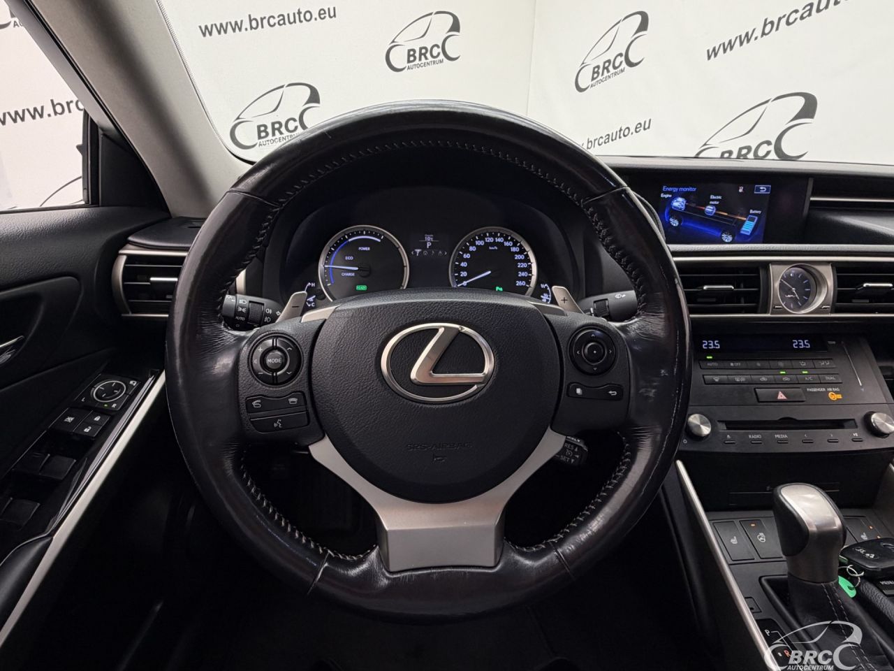 Lexus IS 300h | 27