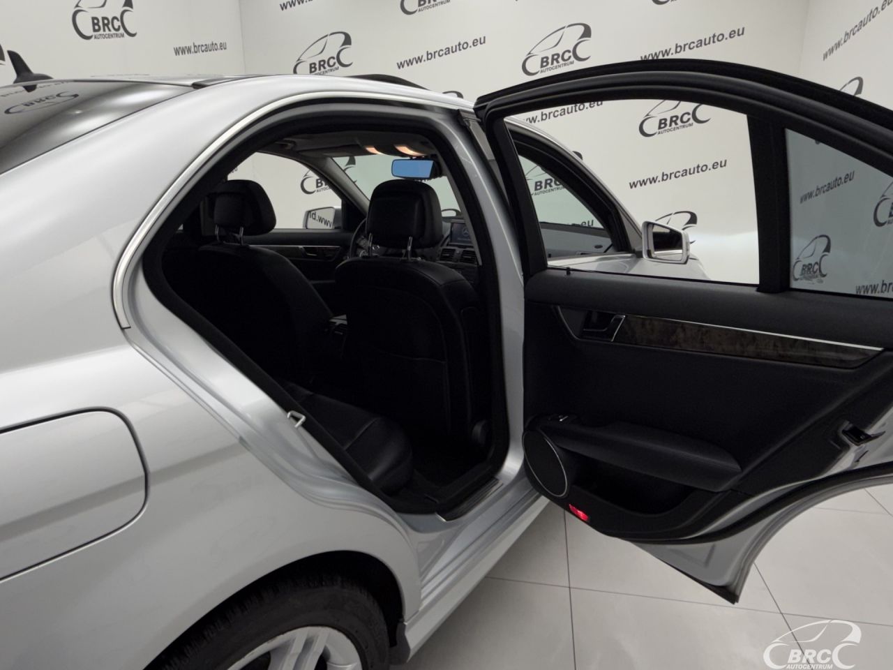 Mercedes-Benz C250 | 12