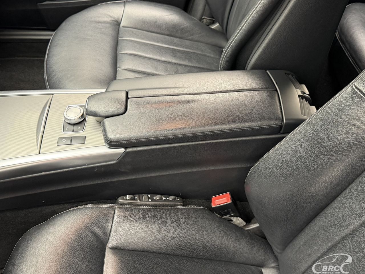 Mercedes-Benz E200 | 24