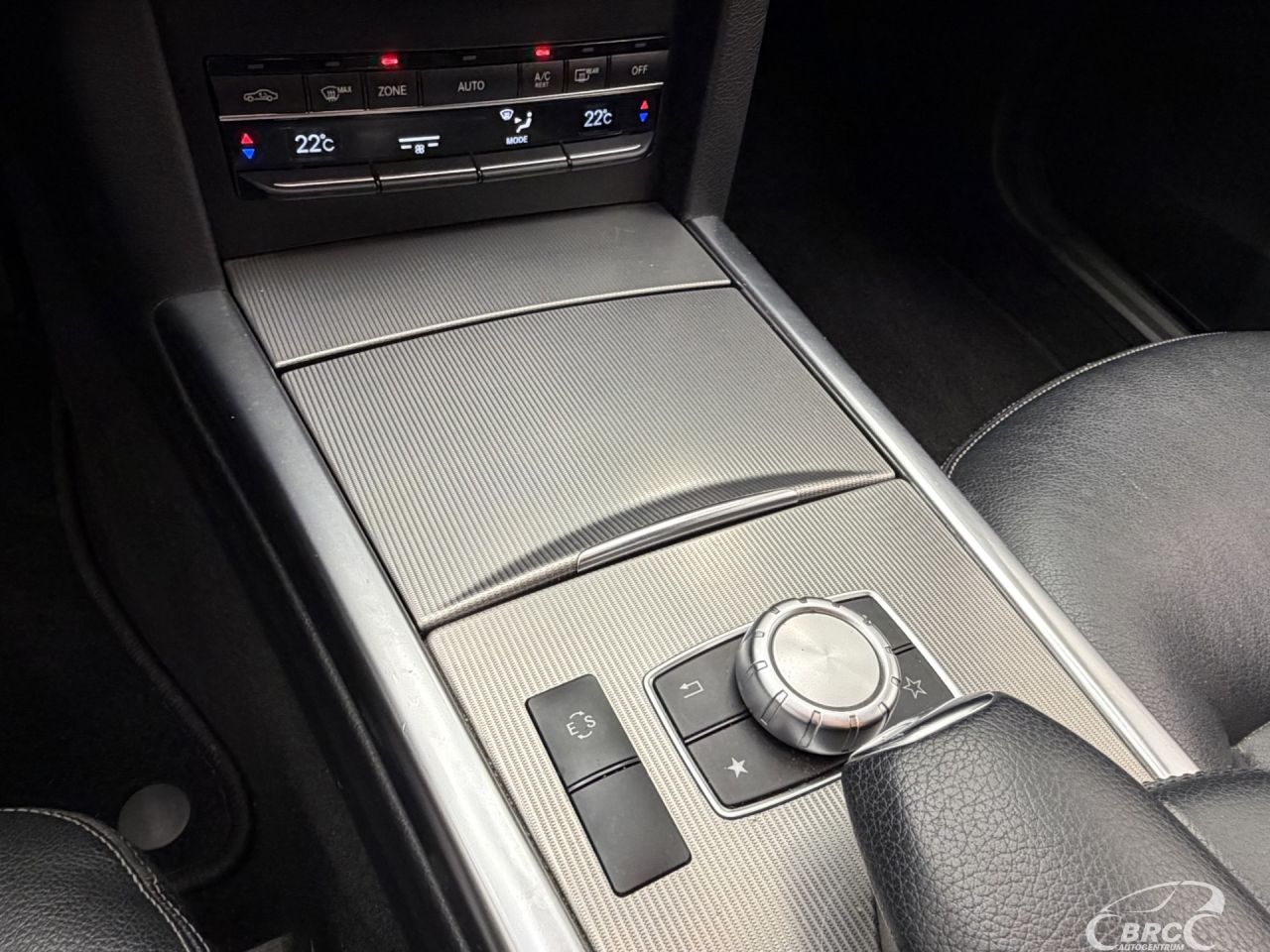 Mercedes-Benz E200 | 25