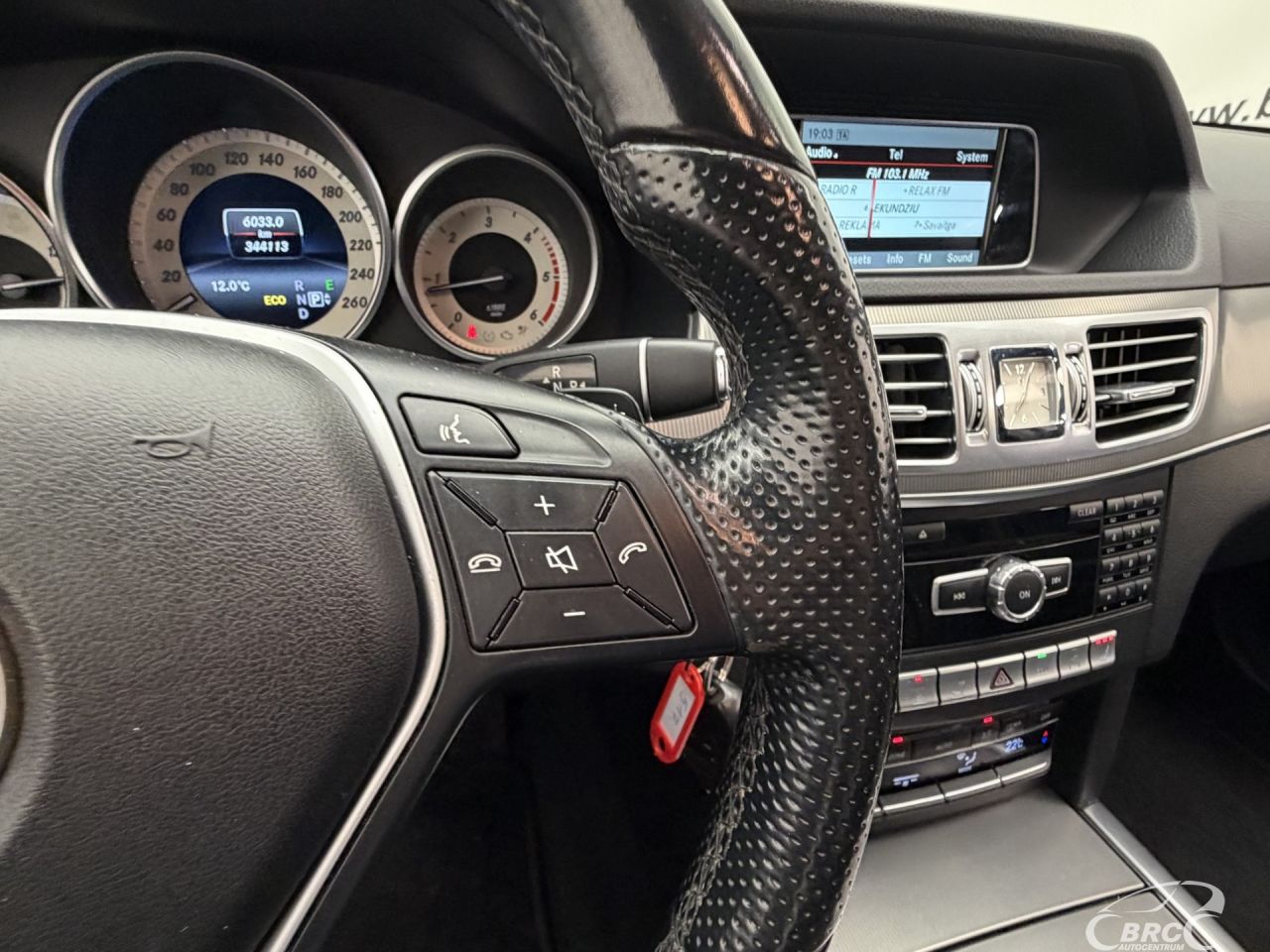 Mercedes-Benz E200 | 28