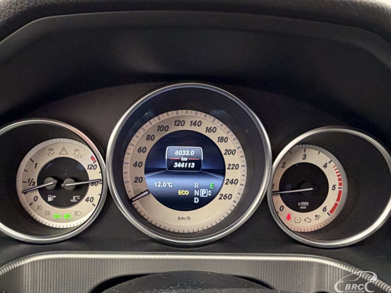 Mercedes-Benz E200 | 31