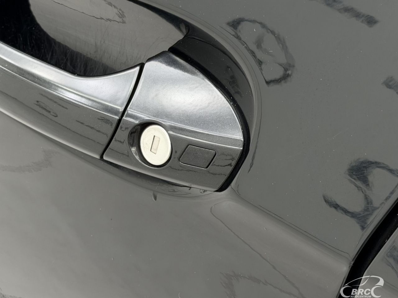 Mercedes-Benz E200 | 43