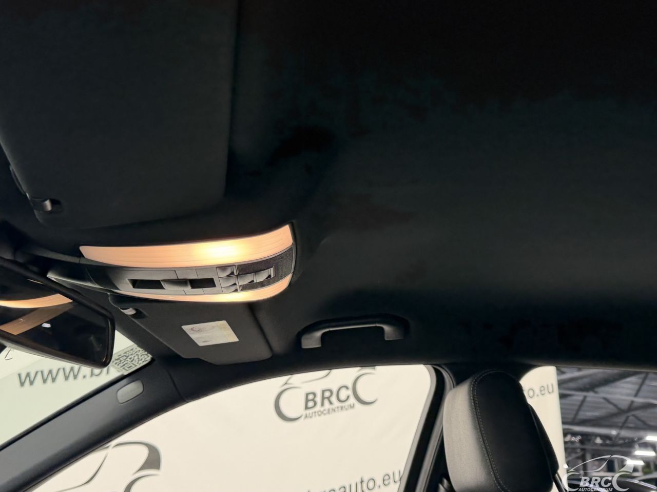 Mercedes-Benz E200 | 23