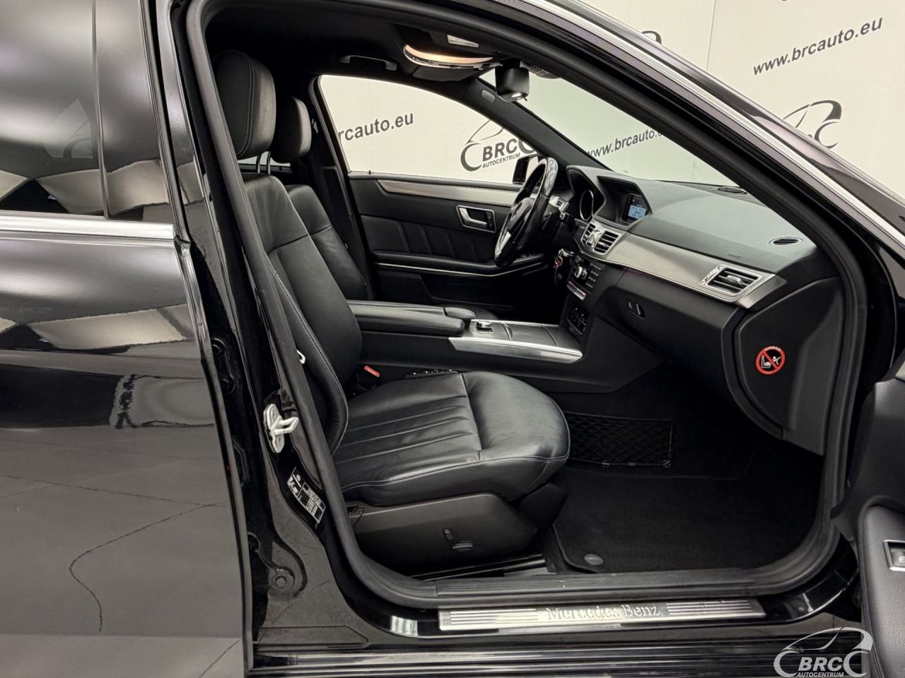 Mercedes-Benz E200 | 3