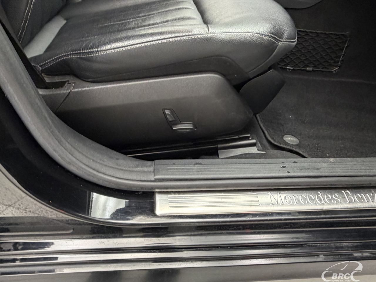 Mercedes-Benz E200 | 5