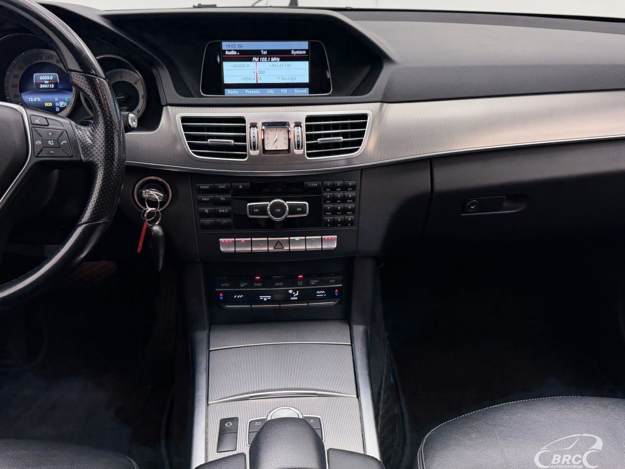 Mercedes-Benz E200 | 13