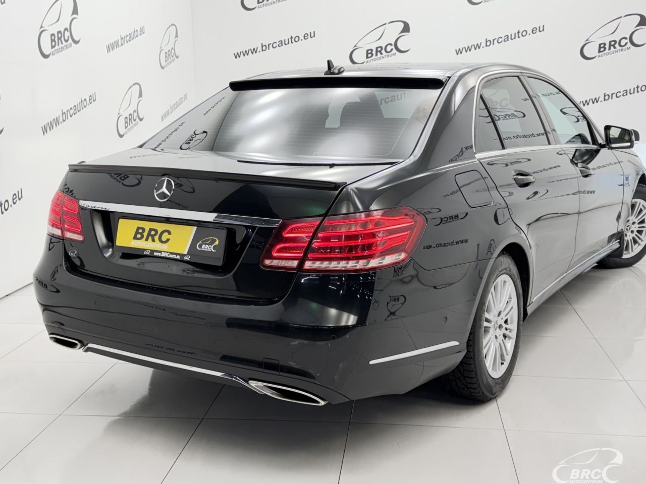 Mercedes-Benz E200 | 45