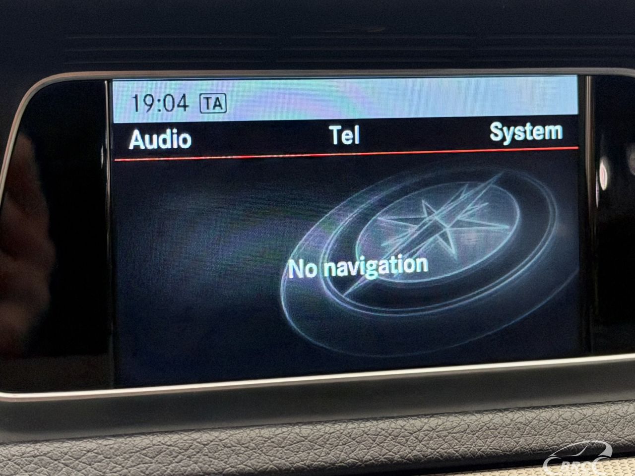 Mercedes-Benz E200 | 35