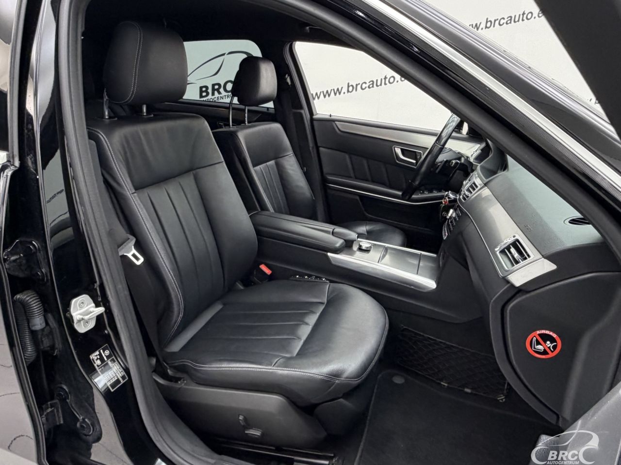 Mercedes-Benz E200 | 6