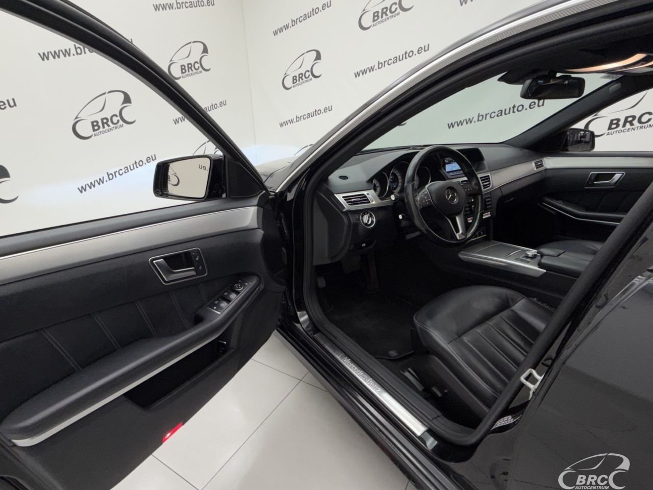 Mercedes-Benz E200 | 18