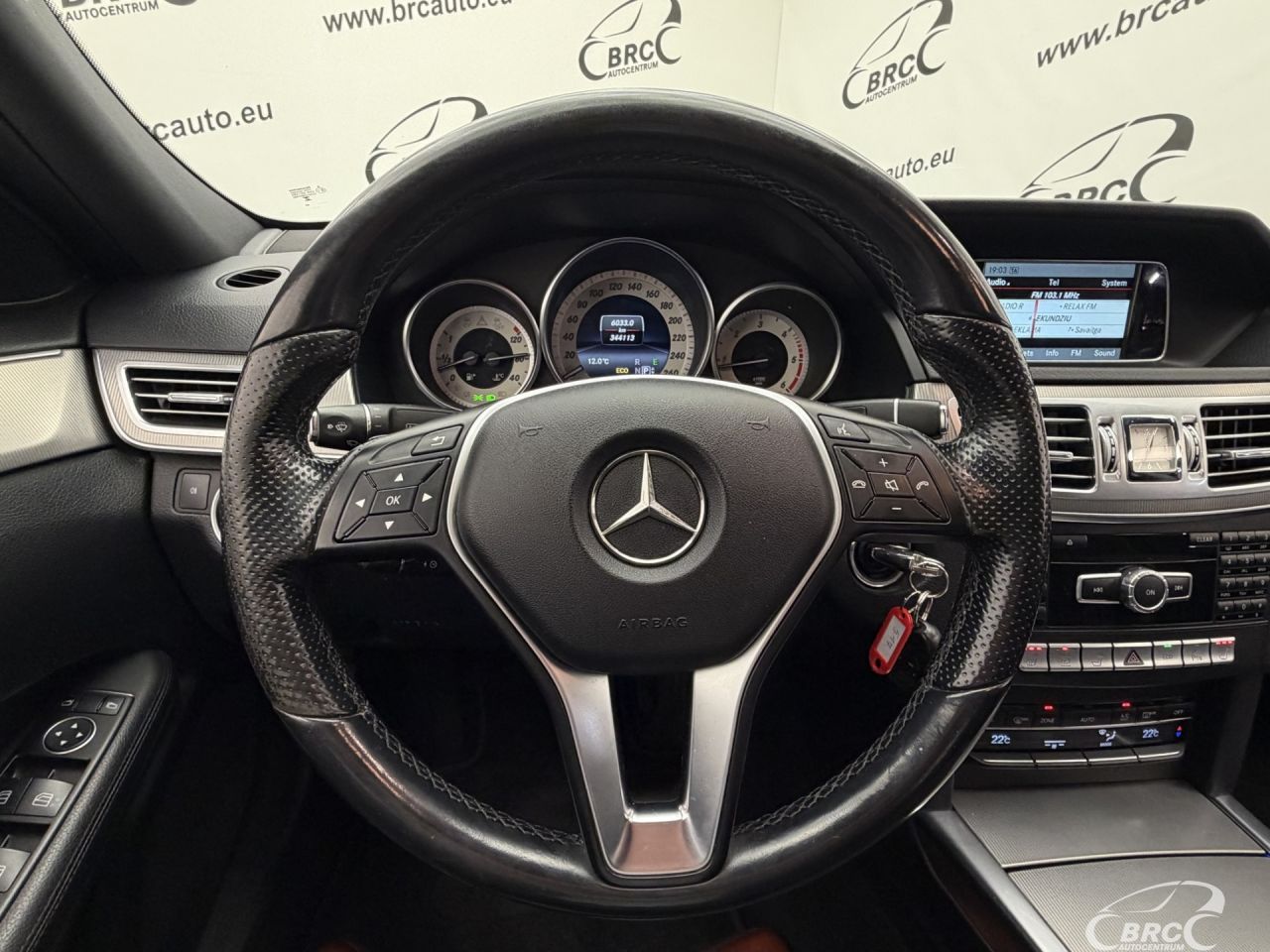 Mercedes-Benz E200 | 27