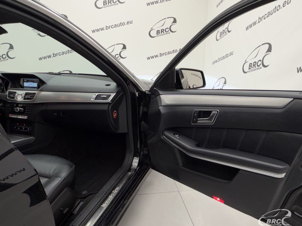 Mercedes-Benz E200 | 7
