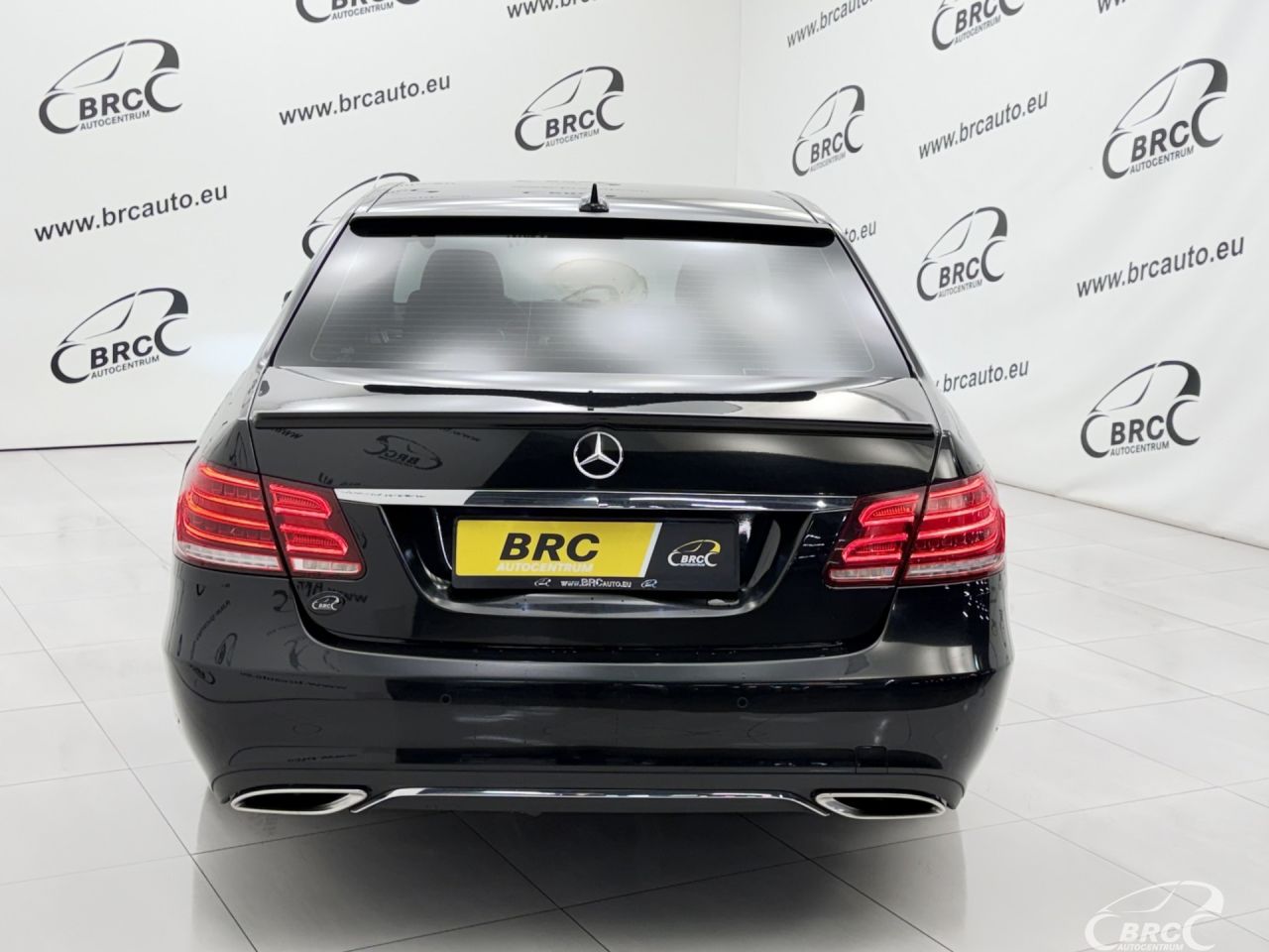 Mercedes-Benz E200 | 47