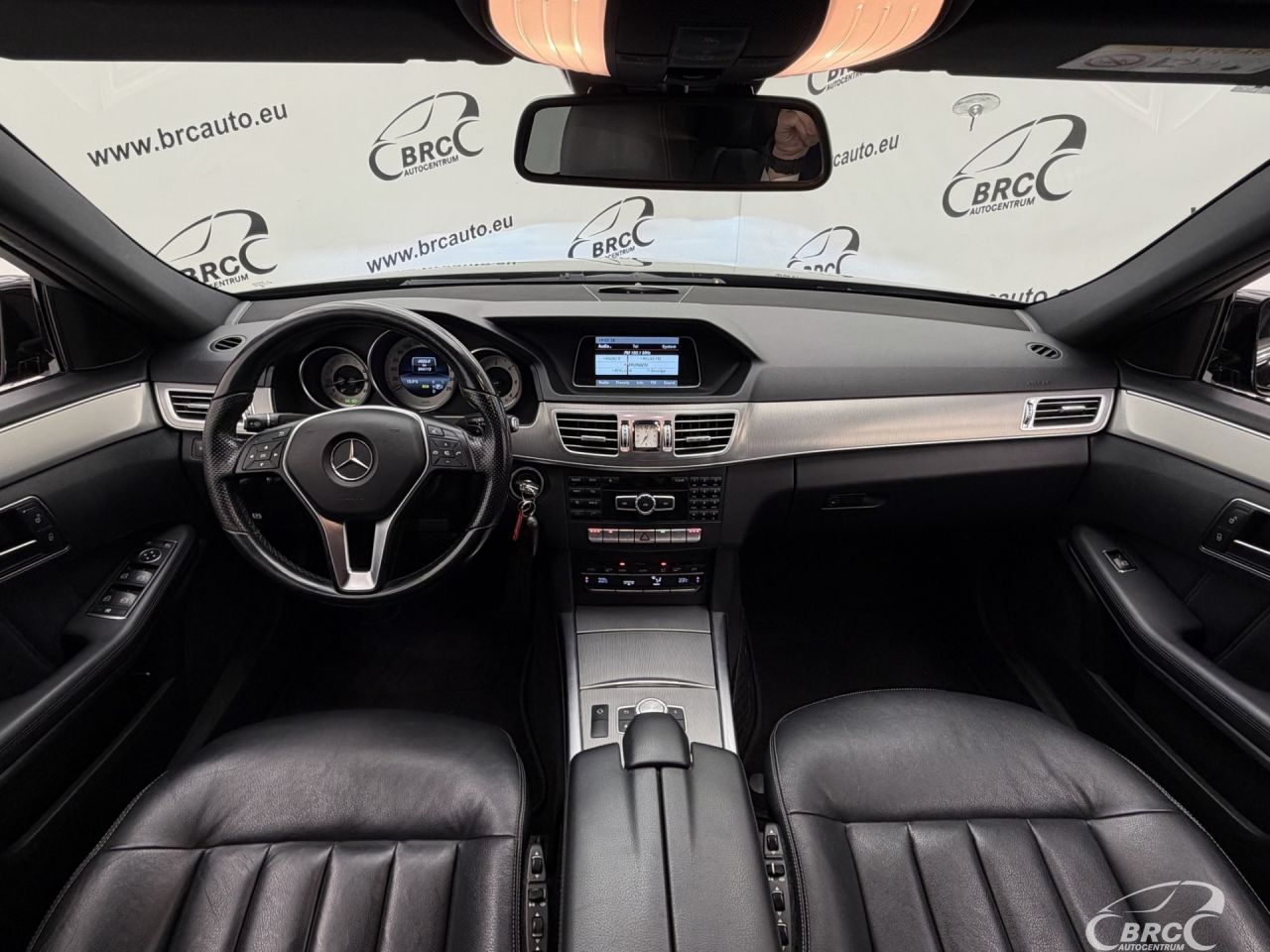 Mercedes-Benz E200 | 2