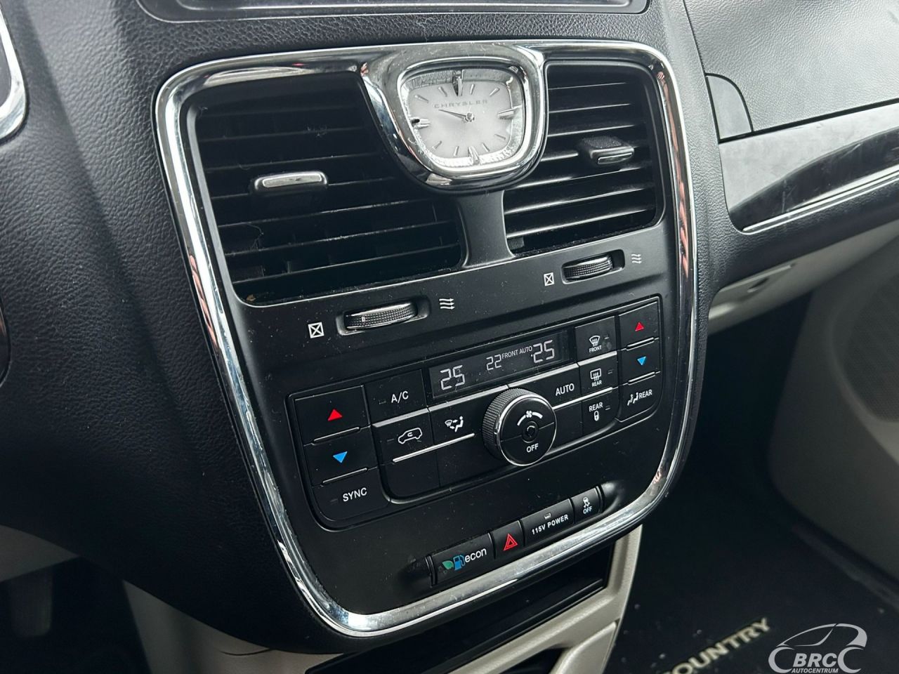 Chrysler Town & Country | 20