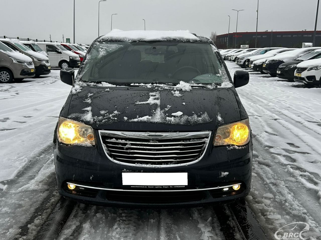 Chrysler Town & Country | 4