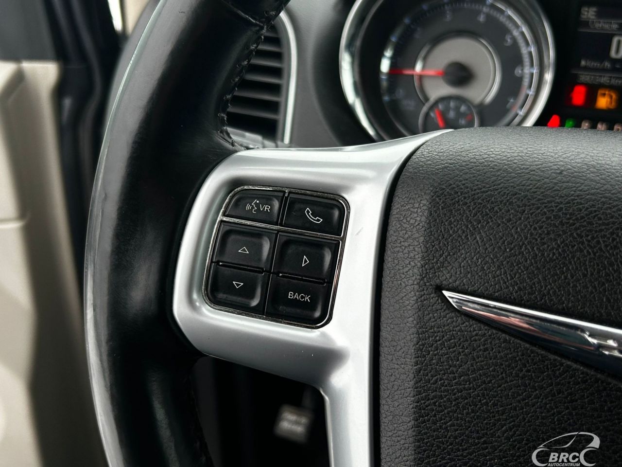 Chrysler Town & Country | 14