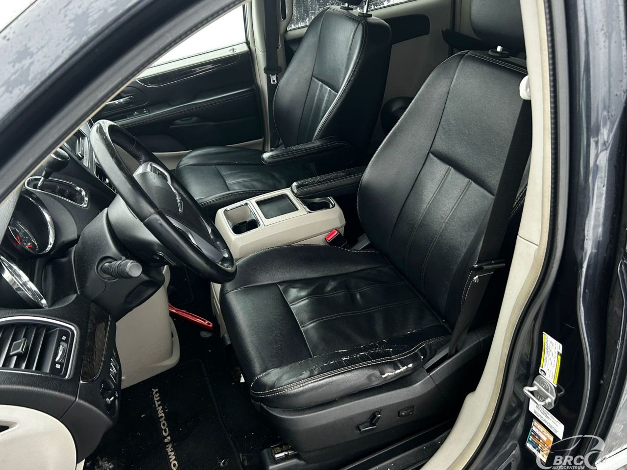 Chrysler Town & Country | 7