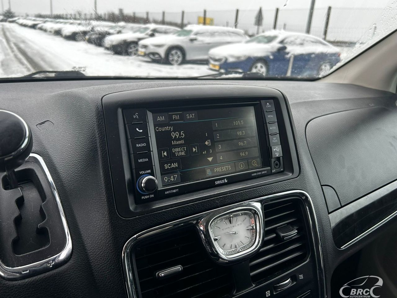 Chrysler Town & Country | 19