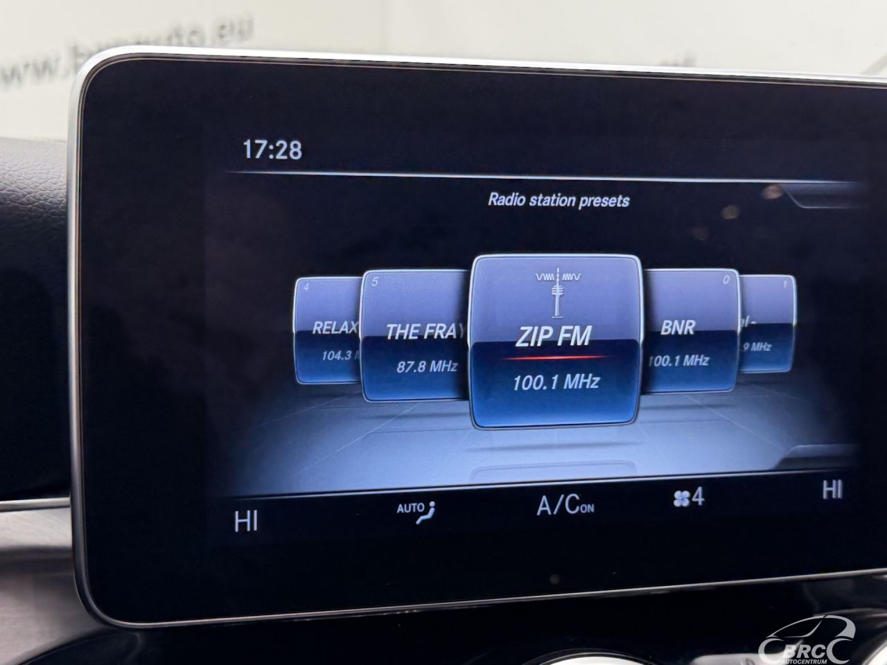 Mercedes-Benz C200 | 35