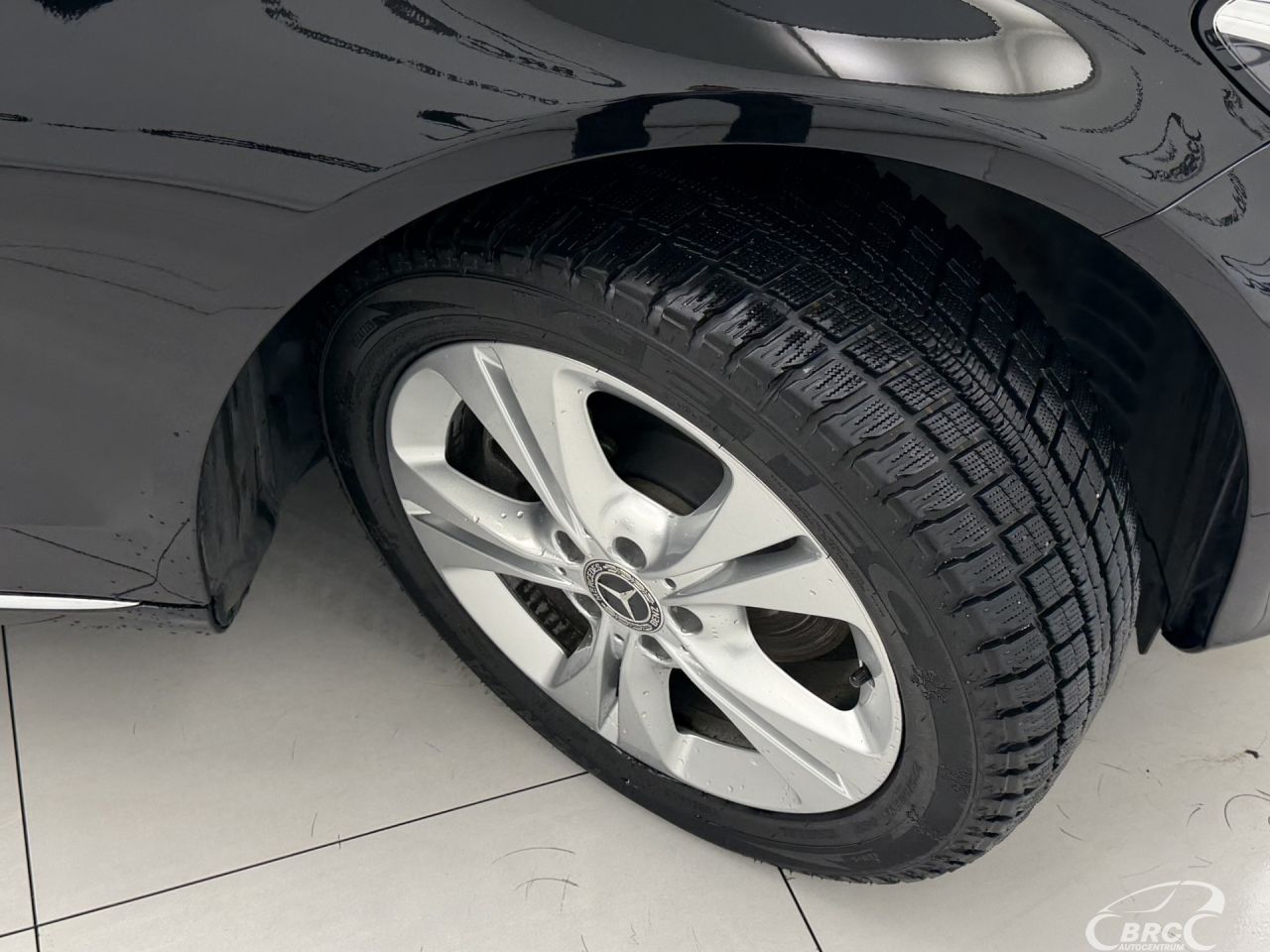 Mercedes-Benz C200 | 44