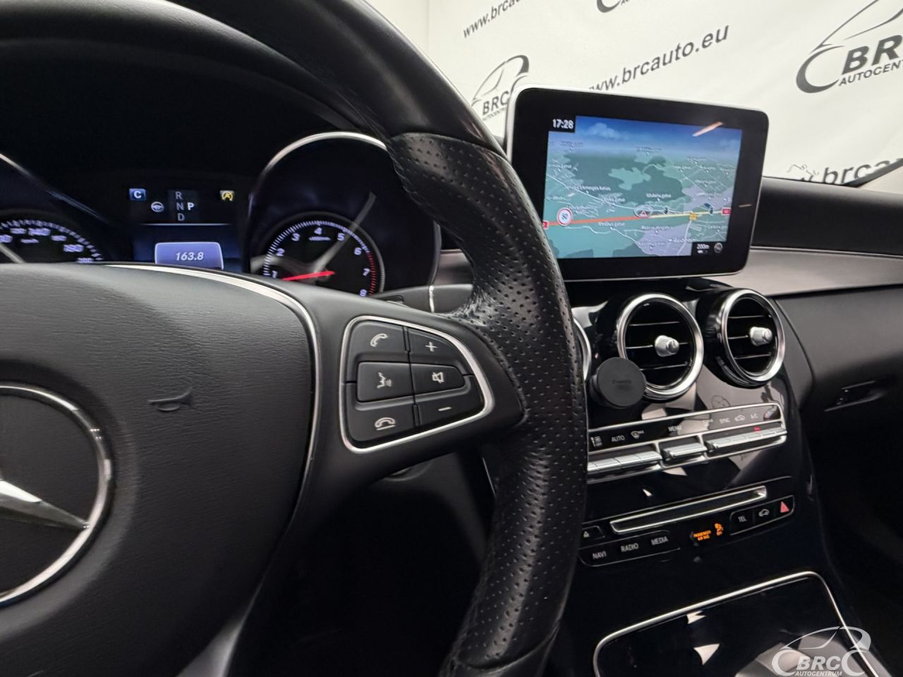 Mercedes-Benz C200 | 30