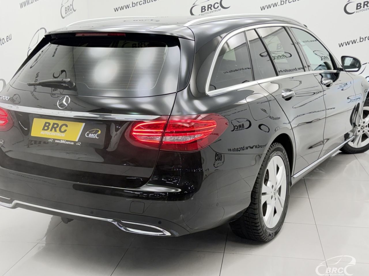 Mercedes-Benz C200 | 49