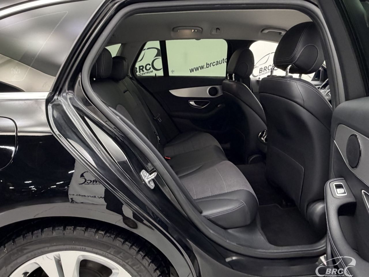 Mercedes-Benz C200 | 9