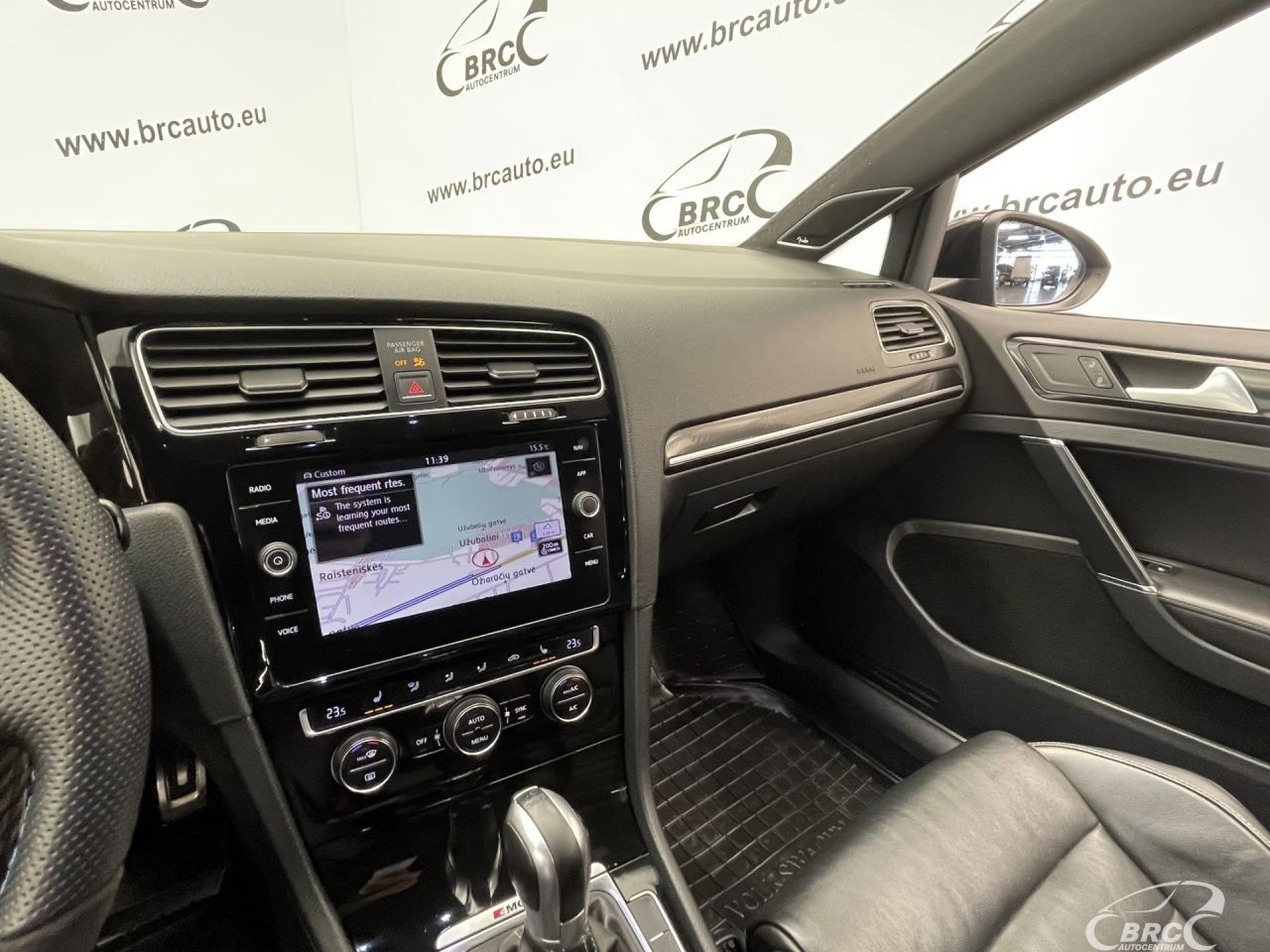 Volkswagen Golf | 30