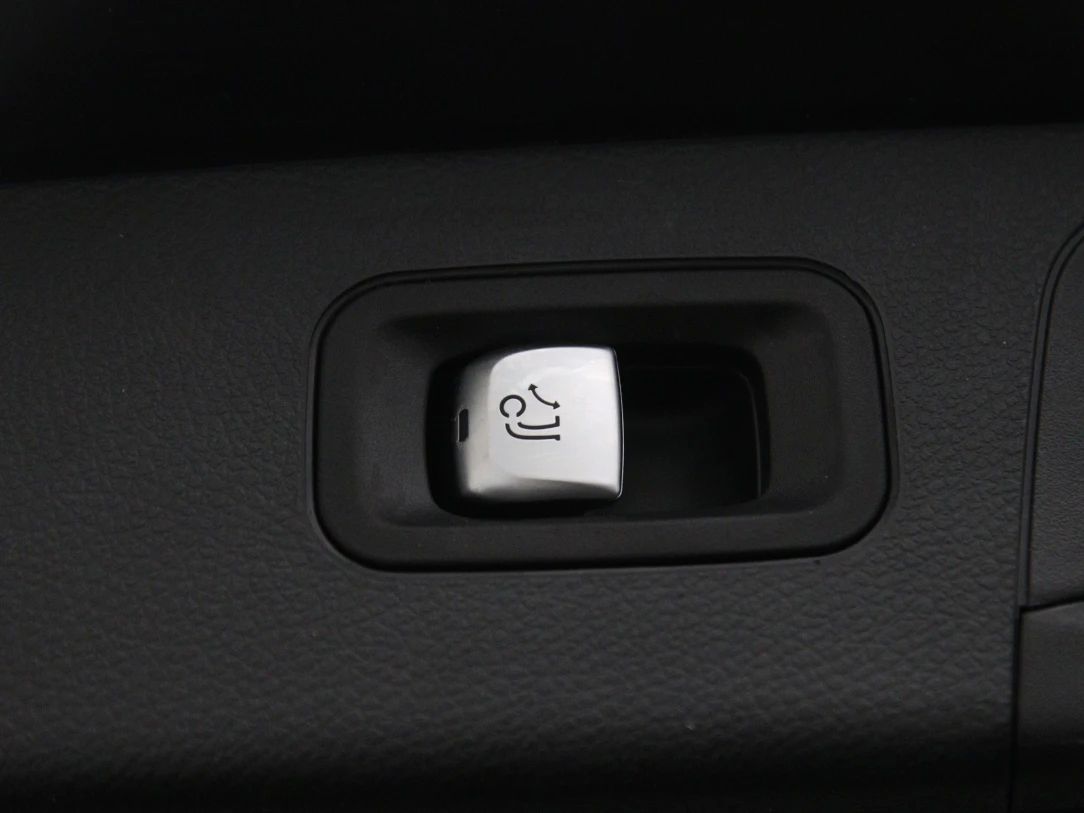 Mercedes-Benz GLC250 | 36