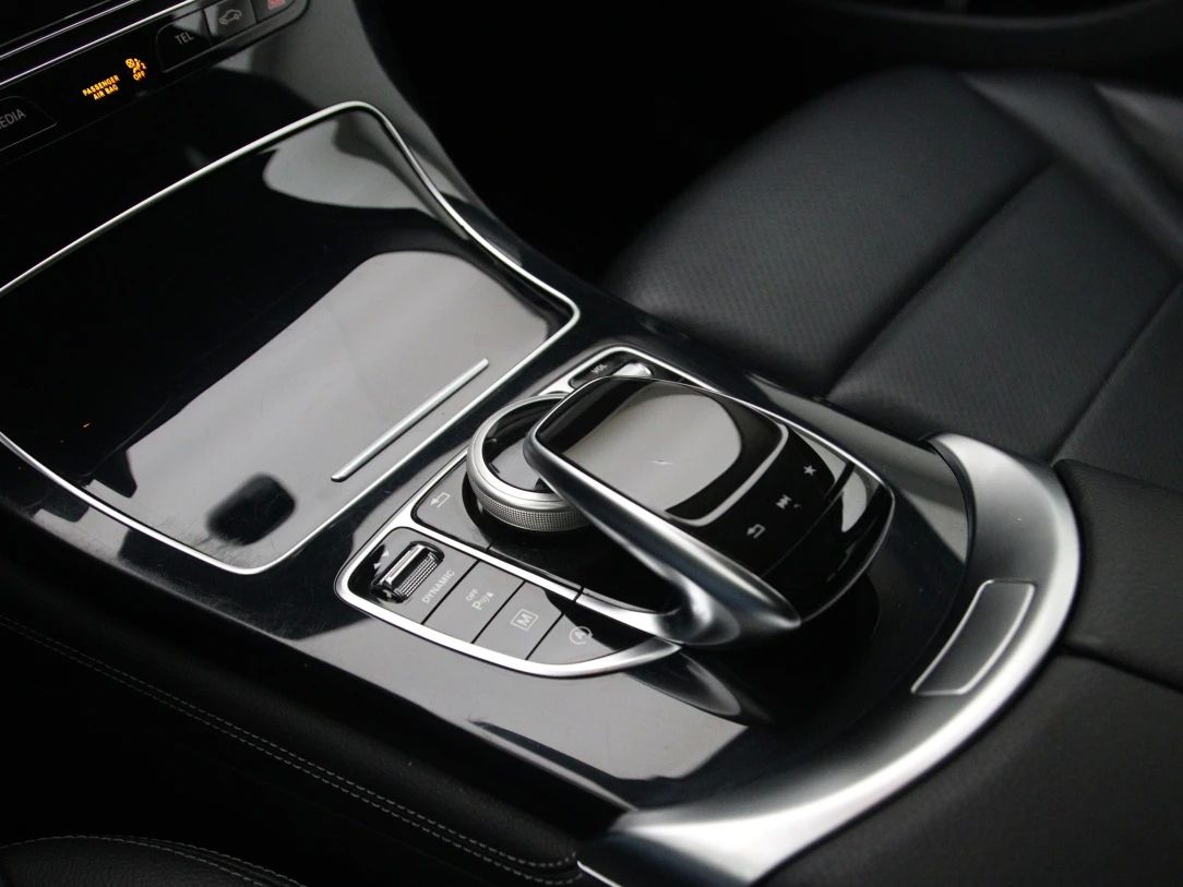 Mercedes-Benz GLC250 | 33