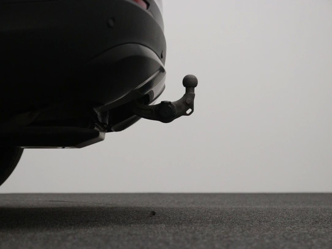 Mercedes-Benz GLC250 | 26