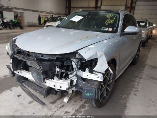 Alfa Romeo Stelvio | 5