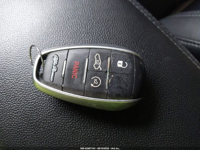 Alfa Romeo Stelvio | 10