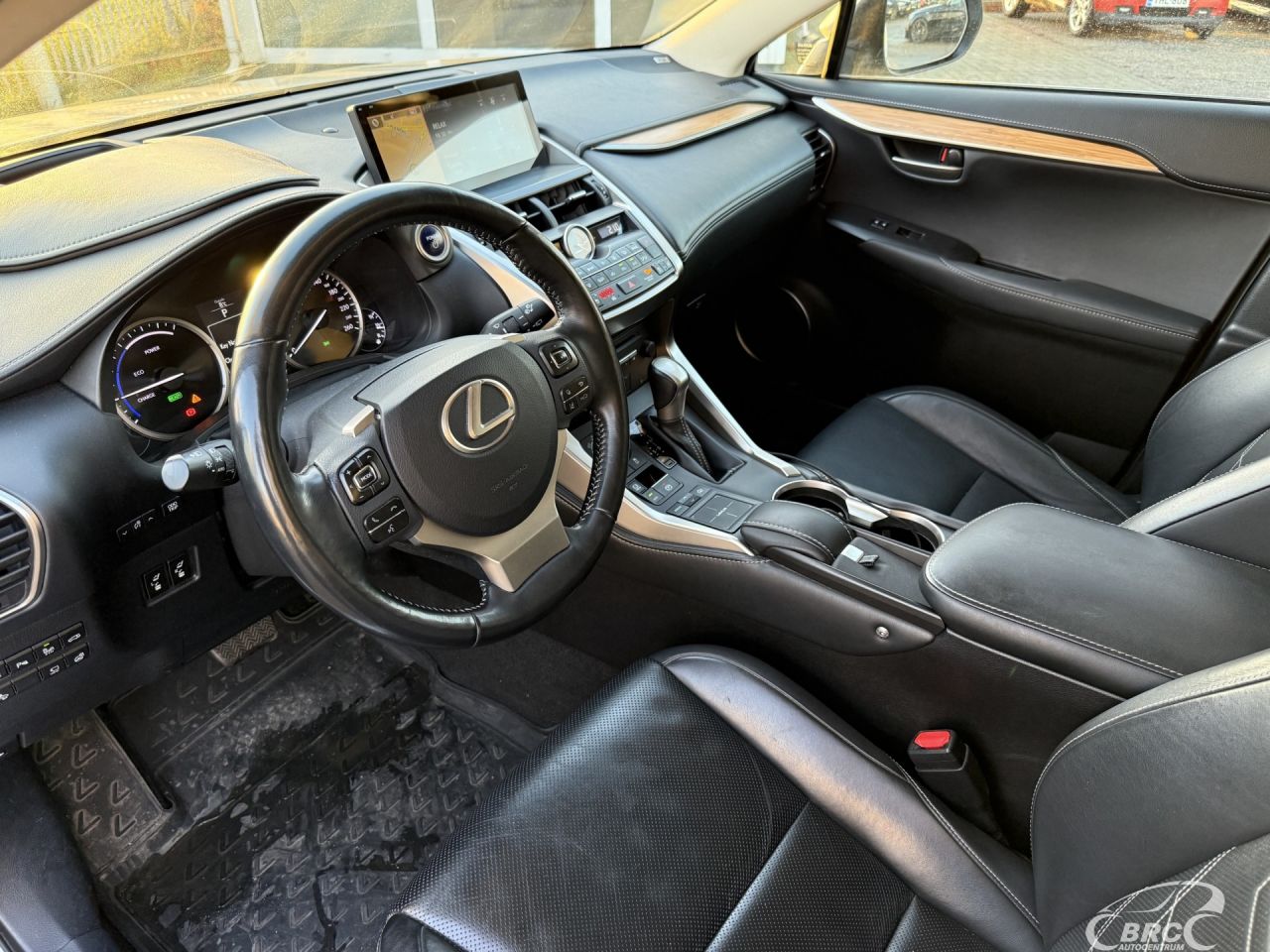 Lexus NX 300h | 15