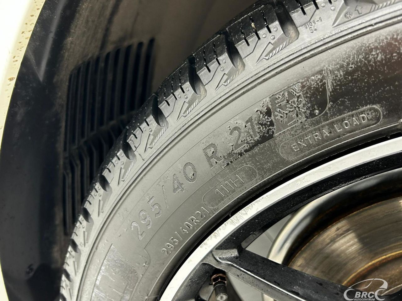 Mercedes-Benz GLS450 | 33