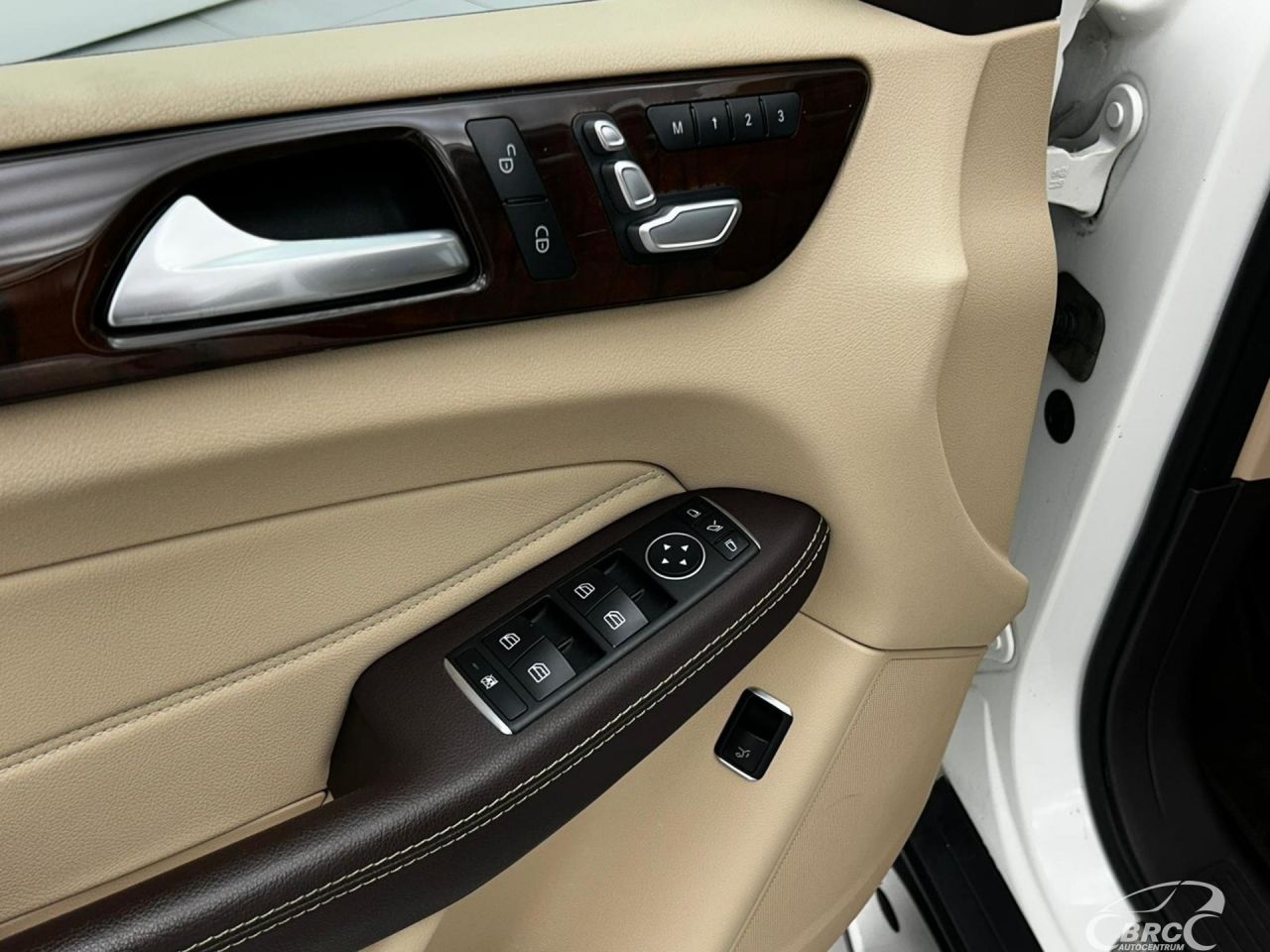 Mercedes-Benz GLS450 | 12