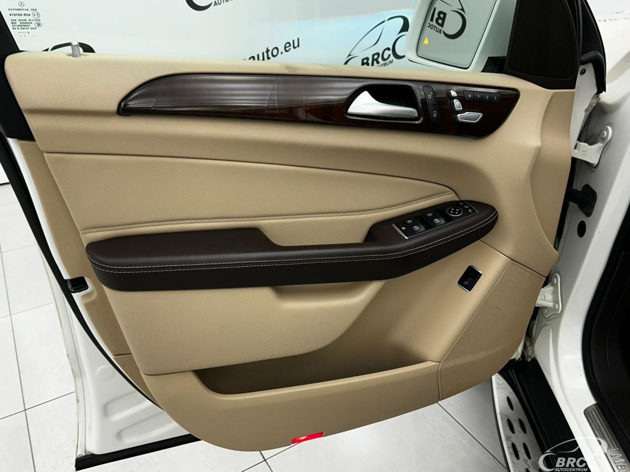 Mercedes-Benz GLS450 | 11