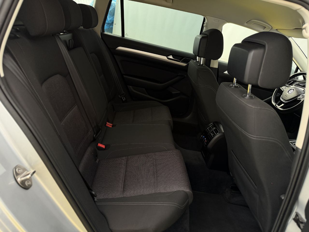 Volkswagen Passat | 12