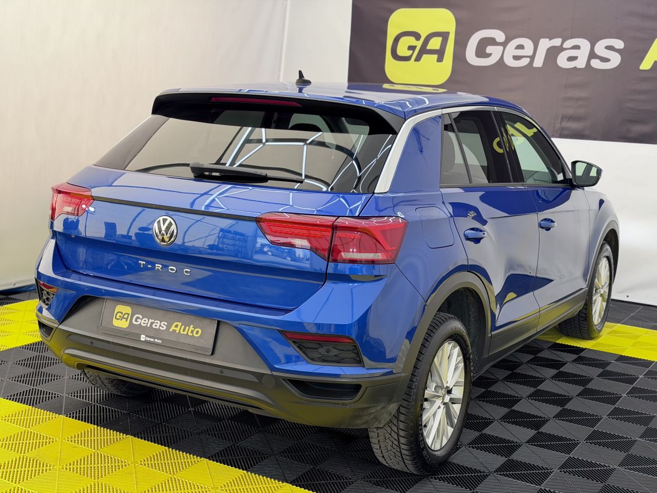 Volkswagen T-Roc | 3