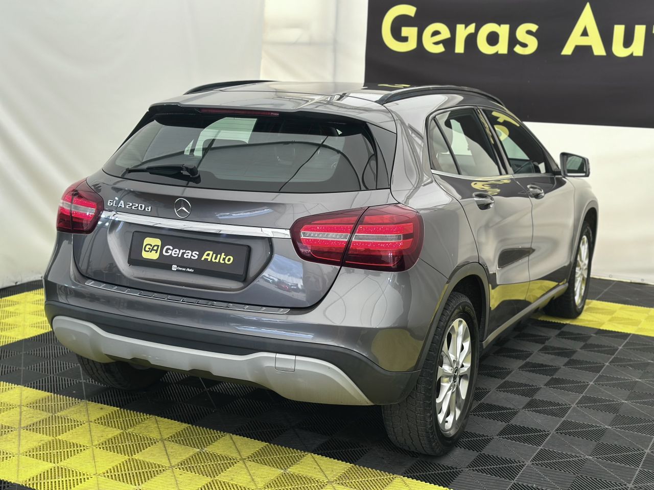 Mercedes-Benz GLA220 | 3