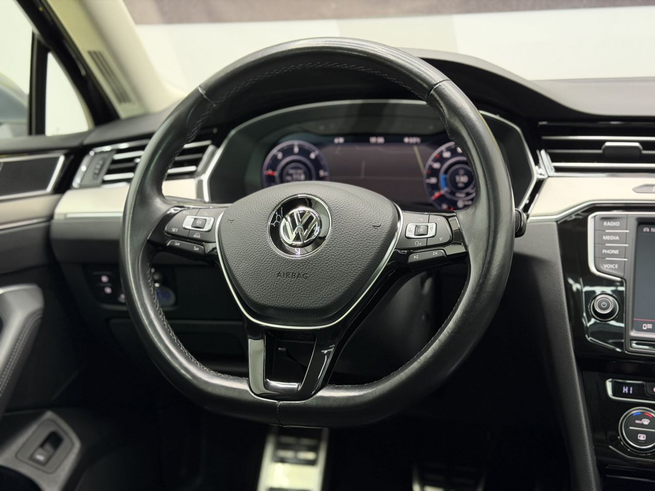 Volkswagen Passat | 16