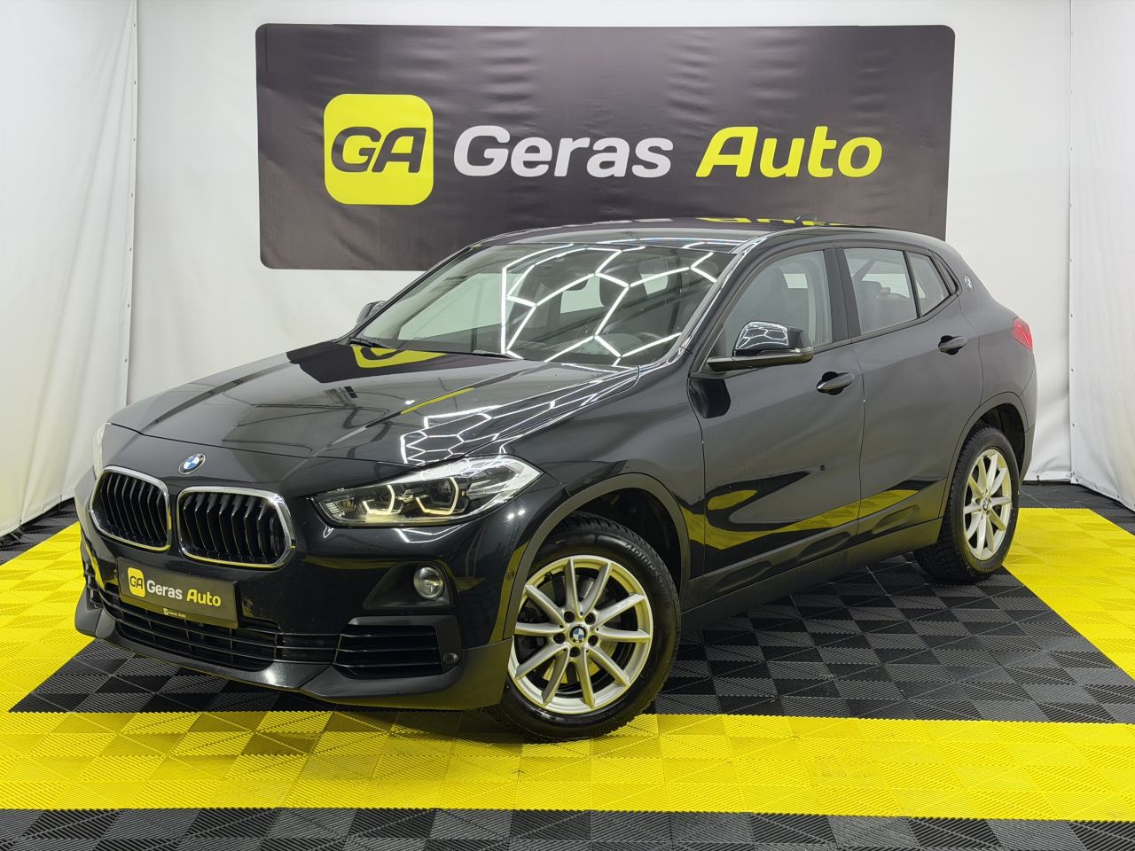 BMW X2, Внедорожник
