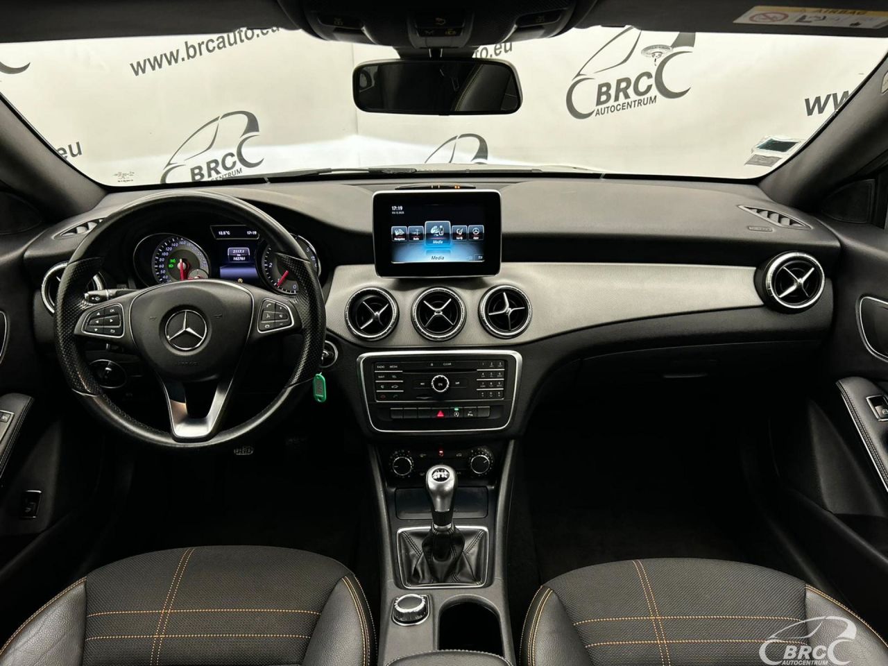 Mercedes-Benz CLA180 | 2