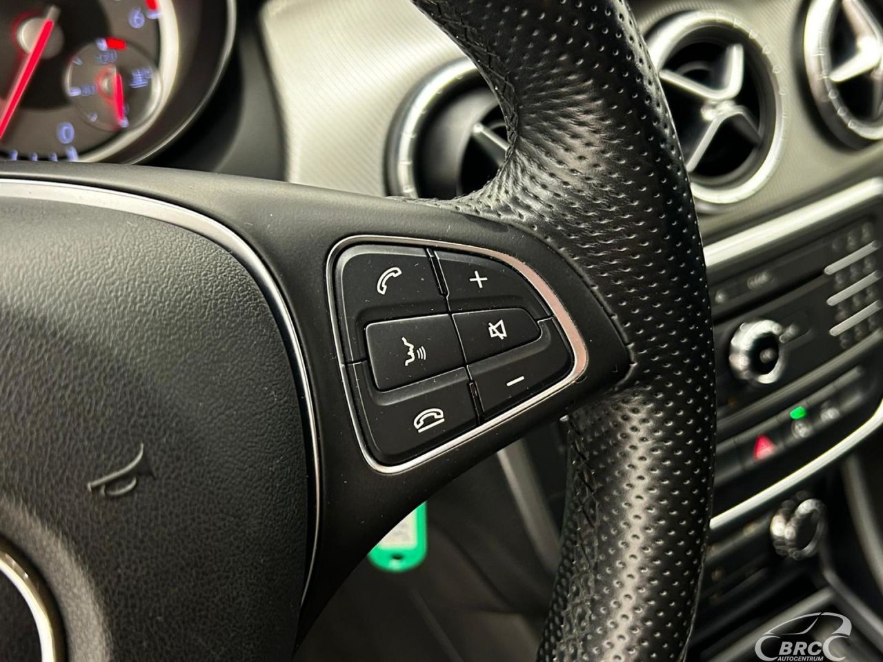 Mercedes-Benz CLA180 | 22